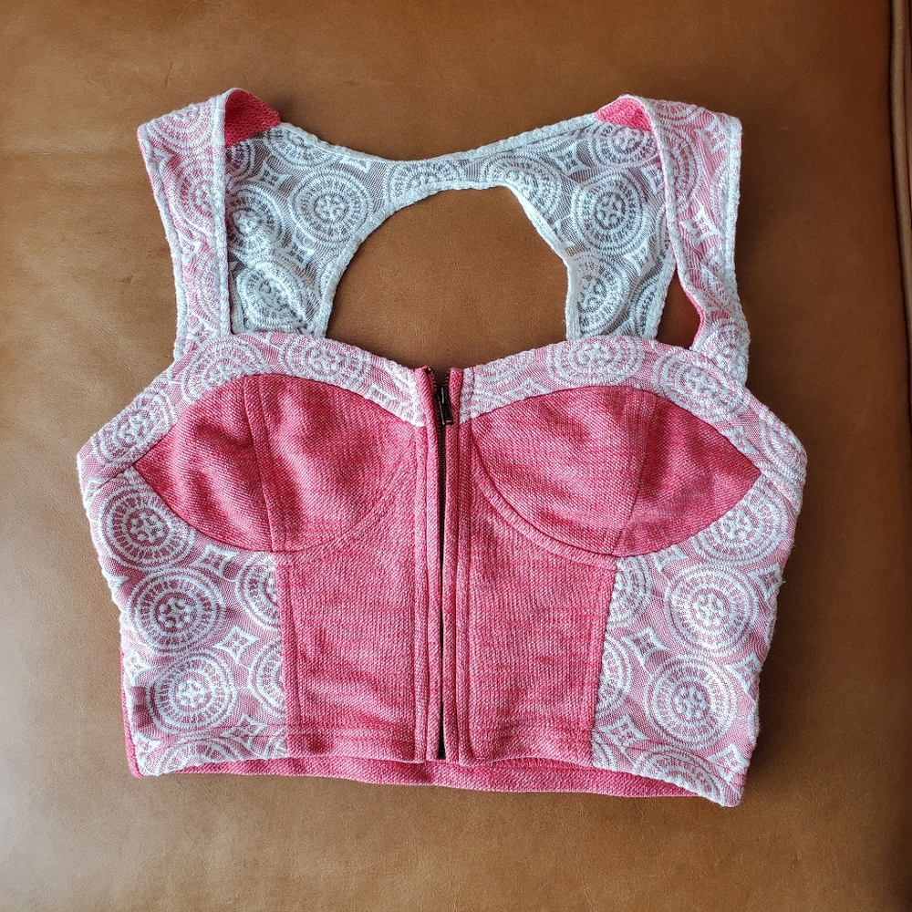 Urban Outfitters lace crop top sz M (fits small) - Picture 2 of 4